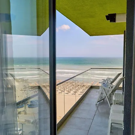 Crazy Sea View 2br Pools Resort- Parking شقة *