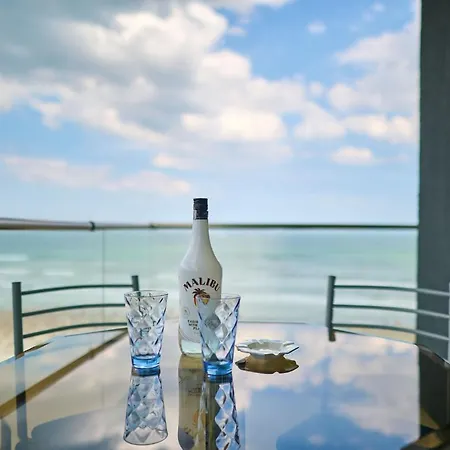 شقة Crazy Sea View 2br Pools Resort- Parking